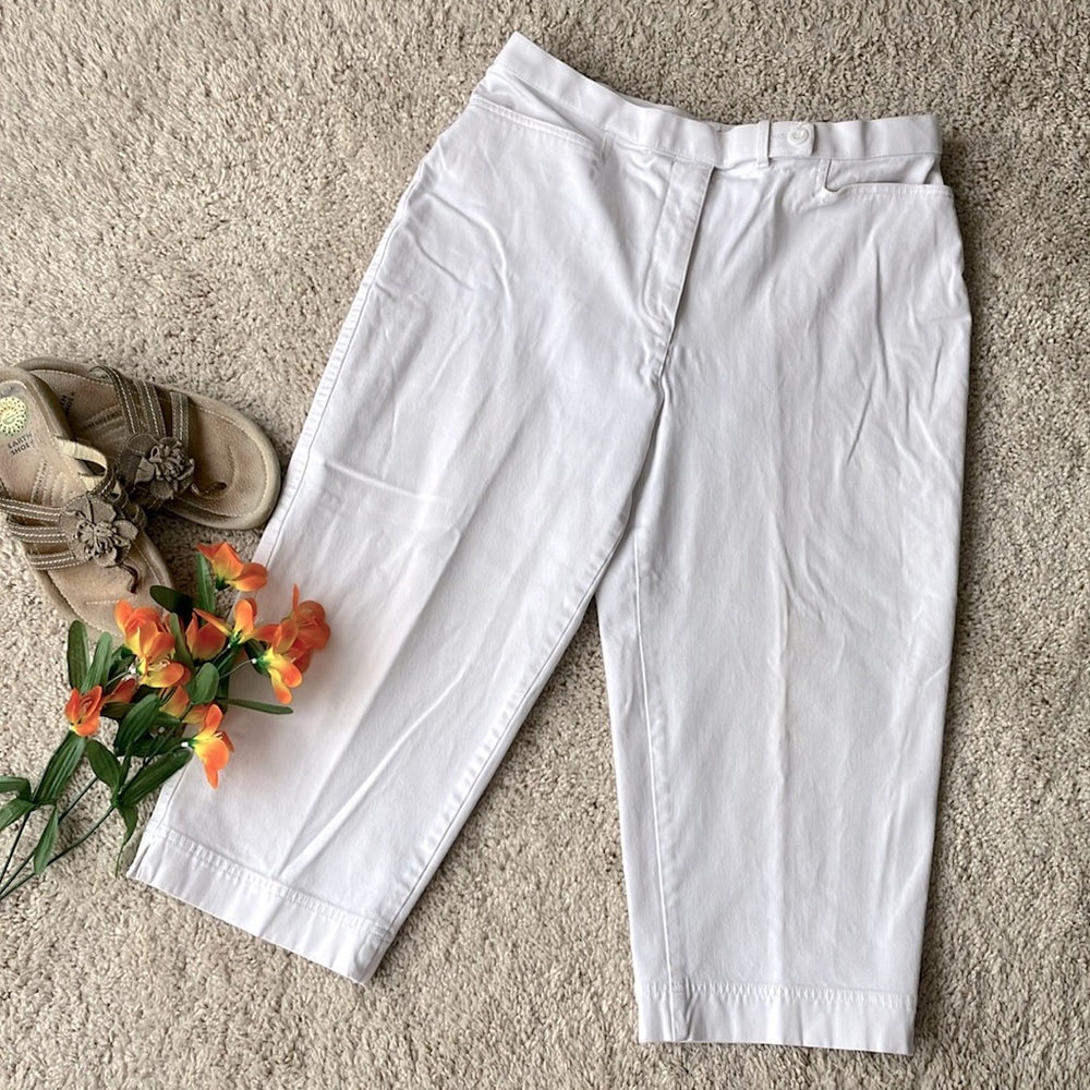 Westbound Essentials | White Capris